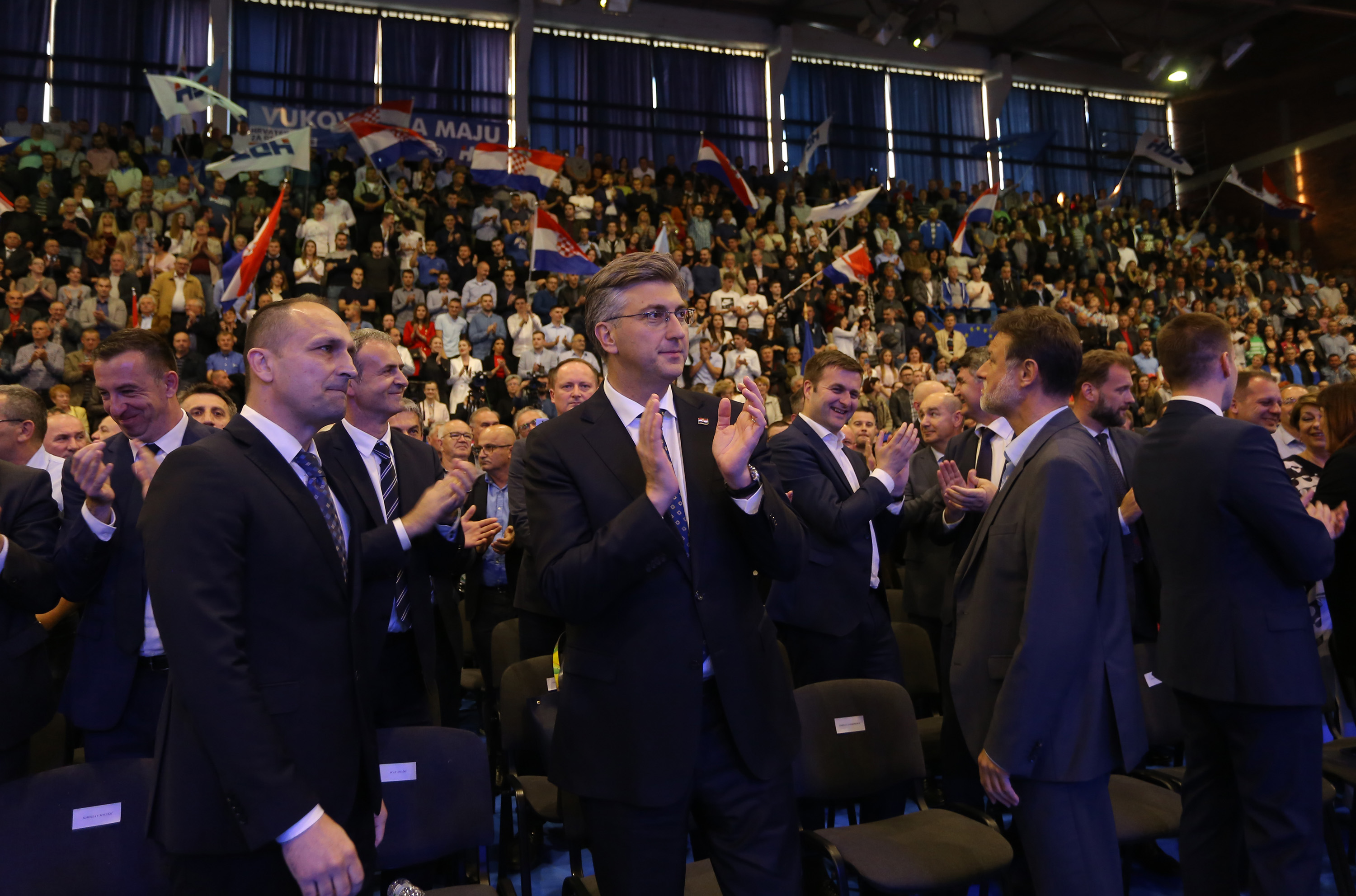 Osijek, 23.05.2019.
Završni predizborni skup Hrvatske demokratske zajednice u Osijeku odžan u Športskoj dvorani Zrinjevac u Osijeku. Na skupu su predstavljeni kandidati  liste HDZ-a za izbor zastupnika u Europski parlament i Program "Hrvatska za generacije", a okupljenima se se obratio i predsjednik HDZ-a Andrej Plenković.
