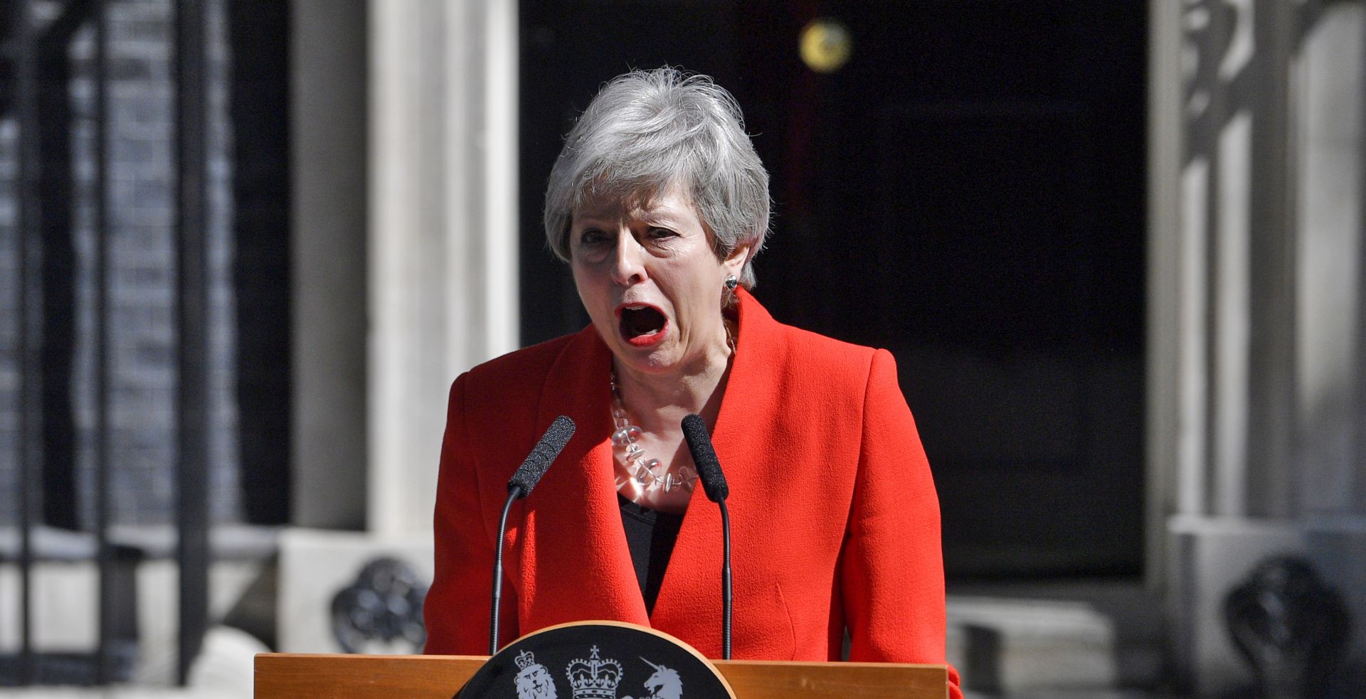 epaselect epa07596409 Britain's Prime Minister Theresa May makes a statement on at Downing Street in London in Britain, 24 May 2019. May announced she would resign from office on 07 June 2019.  EPA/NEIL HALL