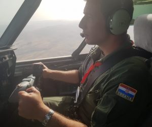 Zagreb, 25.05.2019. - Hrvatski kanader u subotu je pomogao u gašenju velikih požara u središnjem Izraelu koji su nastali kao rezultat toplinskog vala i visokih temperatura koje su prelazile 45 stupnjeva, a na pruženoj pomoći Hrvatskoj u ime izraelskog naroda zahvalio je veleposlanik Države Izrael u Republici Hrvatskoj Ilan Mor.
foto HINA/ MORH/ ml