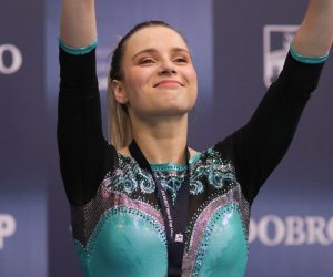 Osijek, 26.5.2019 - Najbolja hrvatska gimnastièarka Ana Ðerek osvojila je zlatnu medalju na  natjecanju Svjetskog kupa koje je u nedjelju zavreno u Osijeku, nakon to je briljantno izvela svoju vjebu na tlu, dok je najbolji hrvatski gimnastièar Tin Srbiæ zbog pada zavrio kao esti na preèi. Na slici Ana Ðerek.
foto HINA/ Gimnastièko drutvo Osijek - ito/ Marko Baniæ/ ua