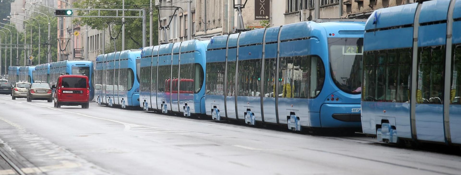 01.05.2016., Zagreb - Prilikom prolaska sindikalne povorke tijekom proslave Medjunarodnog praznika rada doslo je do kratkotrajnog zastoja u prometu.
Photo: Igor Kralj/PIXSELL