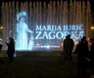 02.03.2017., Zagreb, Fontane Hrvatske bratske zajednice -  U povodu 144. rodjendana Marije Juric Zagorke na vodenom zastoru projiciran je lik najcitanije hrvatske knjizevnice i prve profesionalne novinarke  Marije Juric Zagorke. 
Photo: Igor Kralj/PIXSELL