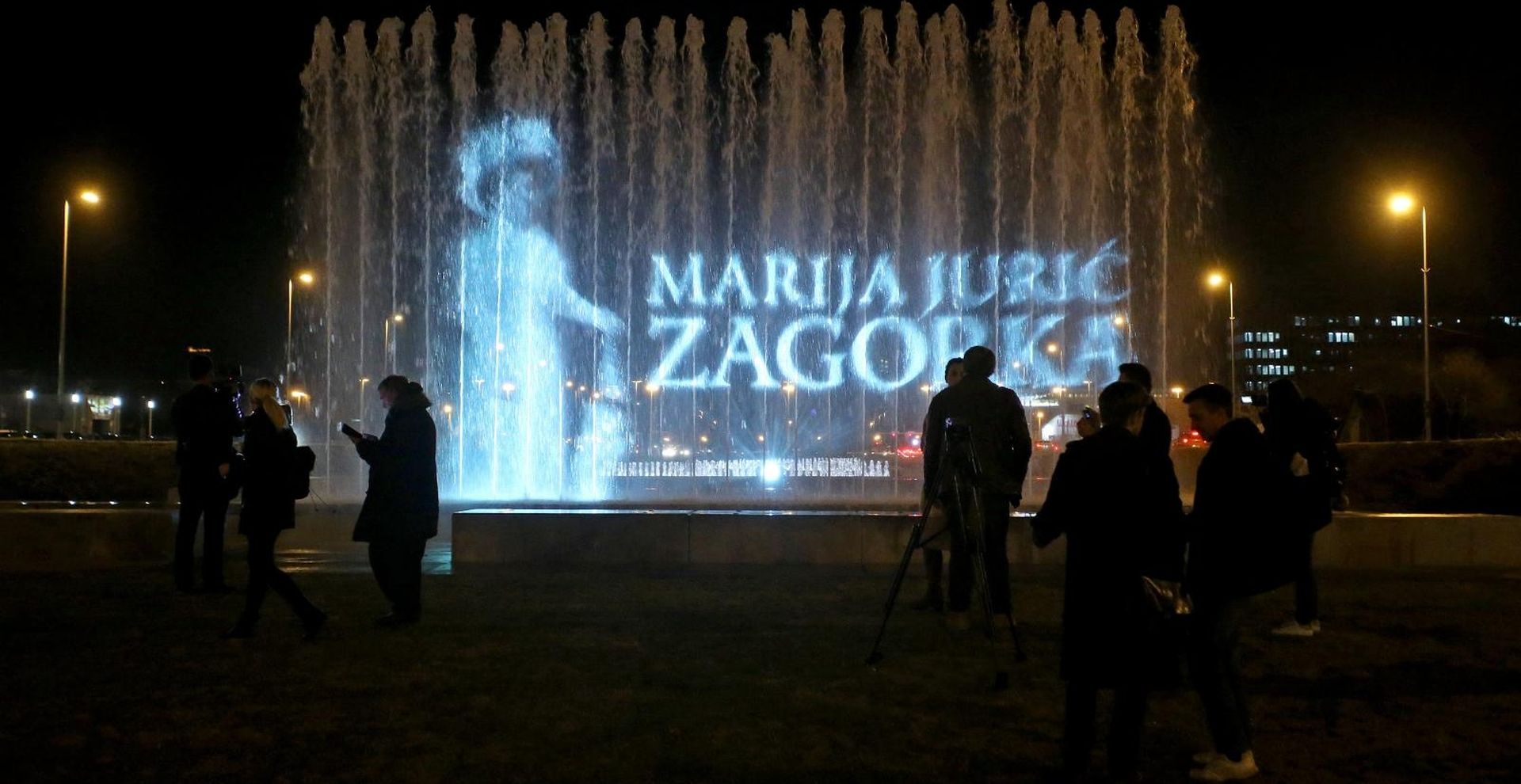 02.03.2017., Zagreb, Fontane Hrvatske bratske zajednice -  U povodu 144. rodjendana Marije Juric Zagorke na vodenom zastoru projiciran je lik najcitanije hrvatske knjizevnice i prve profesionalne novinarke  Marije Juric Zagorke. 
Photo: Igor Kralj/PIXSELL