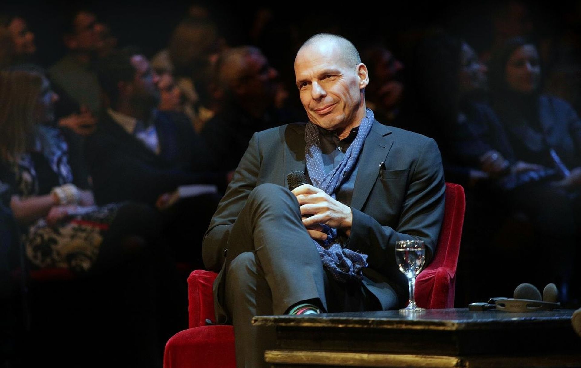 04.12.2016., Zagreb - U Hrvatskom narodnom kazalistu na Filozofskom teatru gostovao je bivsi ministar financija Grcke Janis Varoufakis.
Photo: Zarko Basic/PIXSELL