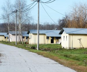 U nekadašnjem prognaničkom naselju država planira izgraditi prihvatni centar za tražitelje azila  07.12.2018., Mala Gorica - Na prostoru nekadasnjeg prognanickog naselja trebao bi se izgraditi prihvatni centar za trazitelje azila. Photo: Nikola Cutuk/PIXSELL