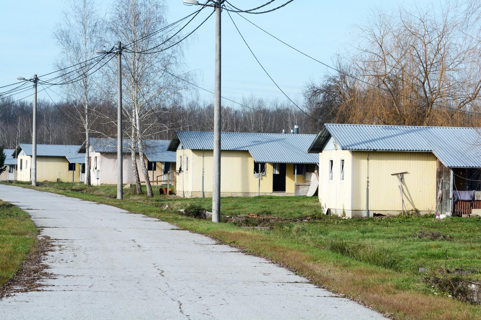 U nekadašnjem prognaničkom naselju država planira izgraditi prihvatni centar za tražitelje azila  07.12.2018., Mala Gorica - Na prostoru nekadasnjeg prognanickog naselja trebao bi se izgraditi prihvatni centar za trazitelje azila. Photo: Nikola Cutuk/PIXSELL