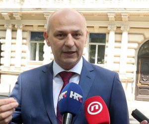 08.05.2019., Zagreb - Konferencija za medije kandidacijske liste grupe biraca nositelja kandidacijske liste Mislava Kolakusica. Tema konferencije za medije je zahtjev za  razrjesenje Djure Sesse s duznosti predsjednika Drzavnoga izbornog povjerenstva. Photo: Goran Stanzl/PIXSELL