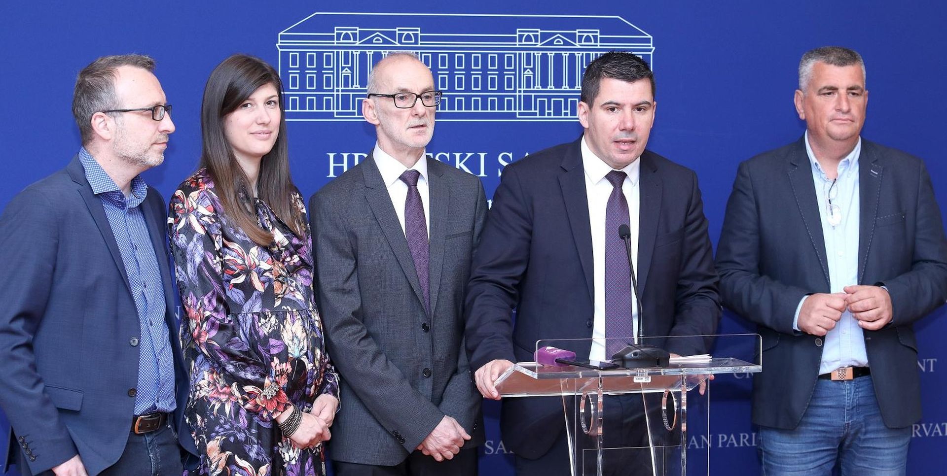 09.05.2019., Zagreb - U Saboru je odrzana konferencija za medije Kluba zastupnika Mosta nezavisnih lista, na kojoj su o zahtjevu za ocjenu ustavnosti Zakona o financiranju politickih aktivnosti, izborne promidzbe i referenduma govorili zastupnici Robert Podolnjak i Nikola Grmoja. 
Photo: Patrik Macek/PIXSELL