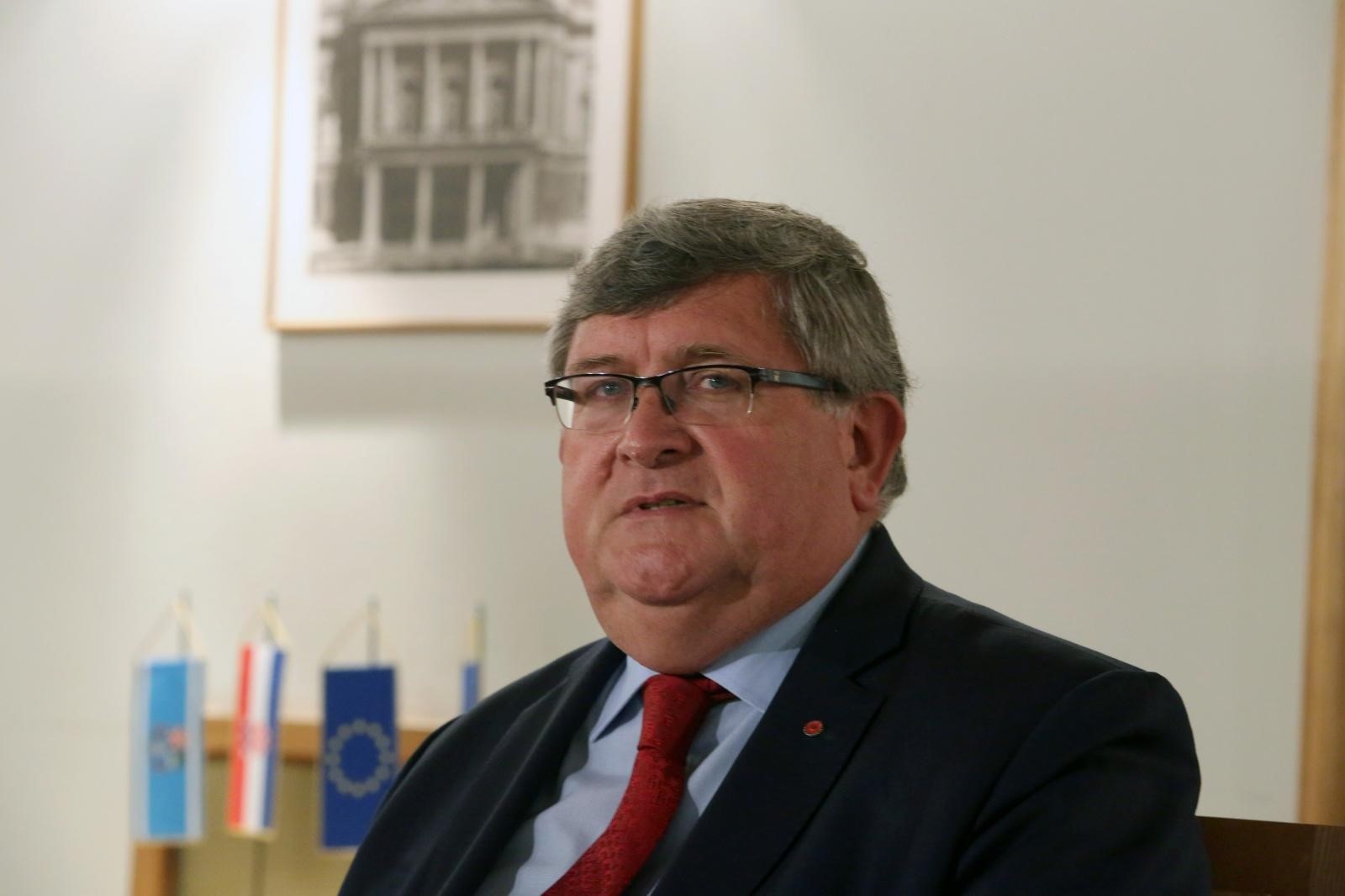 10.04.2018., Rijeka - Konferencija za medije gradonacelnika Vojka Obersnela u Salonu Grada Rijeke. 
Photo: Goran Kovacic/PIXSELL