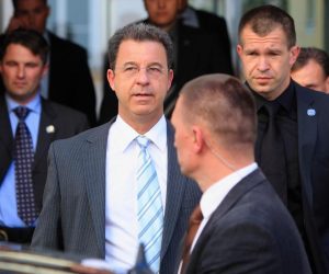 04.05.2011.,Zagreb - Glavni tuzitelj Sergej Brammertz izlazi iz zgrade Vlade nakon sastanka s premijerkom RH Jadrnkom Kosor. Jake mjere osiguranja prate Brammertza za posjeta u Zagrebu.
Photo: Zeljko Lukunic/PIXSELL