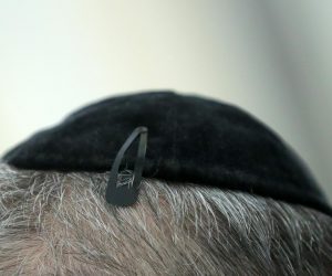 Obitelj Šragalj primila odlikovanje od Izraela "Pravednik među narodima" 14.09.2018., Zagreb - Mimara. Ceremonija proglasenja dobitnika nagrade Pravednik medju narodima koju organizira Izrael. Medalju je primila obitelj Sragalj iz Vrbovskog .
Photo: Sanjin Strukic/PIXSELL