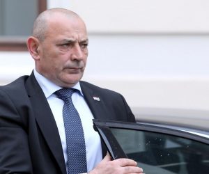 16.05.2019., Zagreb - Vlada RH je na svojoj 157. sjednicu, uz ostalo, raspravljala o nacrtu konacnog prijedloga zakona o zemljisnim knjigama.  Ministar Tomo Medved dolazi u Banske dvore.
Photo: Patrik Macek/PIXSELL