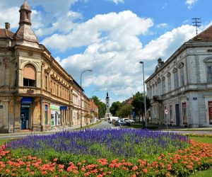 18.07.2016., Bjelovar - Srediste grada u ljetnom ruhu. Trg hrvatskih branitelja. 
Photo: Damir Spehar/PIXSELL