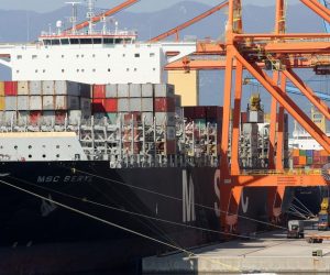 Rijeka: Utovar kontejnera na brod MSC Beryl 20.04.2019., Rijeka - Utovar kontejnera na brod MSC Beryl na kontejnerskom terminalu Brajdica. Photo:Goran Kovacic/PIXSELL