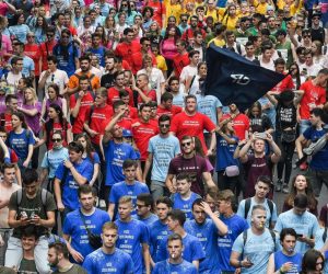 22.05.2018., Zagreb - U povodu obiljezavanja zavrsetka nastave srednjoskolskog obrazovanja ucenika zavrsnih razreda srednjih skola odrzava se Dan maturanata 2018. Program je poceo u 11 sati na Trgu bana Jelacica, gdje je predvidjeno okupljanje pet tisuca maturanata te glazbeni program. Photo: Sandra SImunovic/PIXSELL