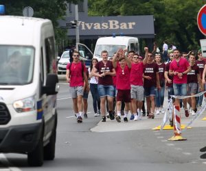 22.5.2018., Zagreb - U povodu obiljezavanja zavrsetka nastave srednjoskolskog obrazovanja ucenika zavrsnih razreda srednjih skola odrzava se Dan maturanata 2018. Maturanti kojii su se okupili na Trgu bana Jelacica stigli su do jezera Bundek gdje ce proslava trajati citav dan.

Photo: Borna Filic/PIXSELL