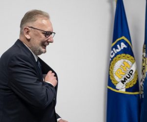 Zagreb: Izjava ministra Božinovića nakon sastanka s Gillesom de Kerchovom 28.01.2019., Zagreb,  - Izjava ministra unutarnjih poslova RH Davora Bozinovica nakon sastanka s Gillesom de Kerchovom, koordinatorom Europske unije za borbu protiv terorizma. Davor Bozinovic.
Photo: Davor Puklavec/PIXSELL