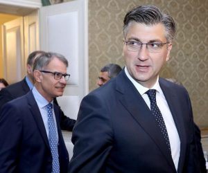 28.05.2019., Zagreb - Predsjednik Vlade Andrej Plenkovic primio je u Banskim dvorima glavnog tajnika UNWTO-a , Zuraba Pololikashvilija.
Photo: Patrik Macek/PIXSELL