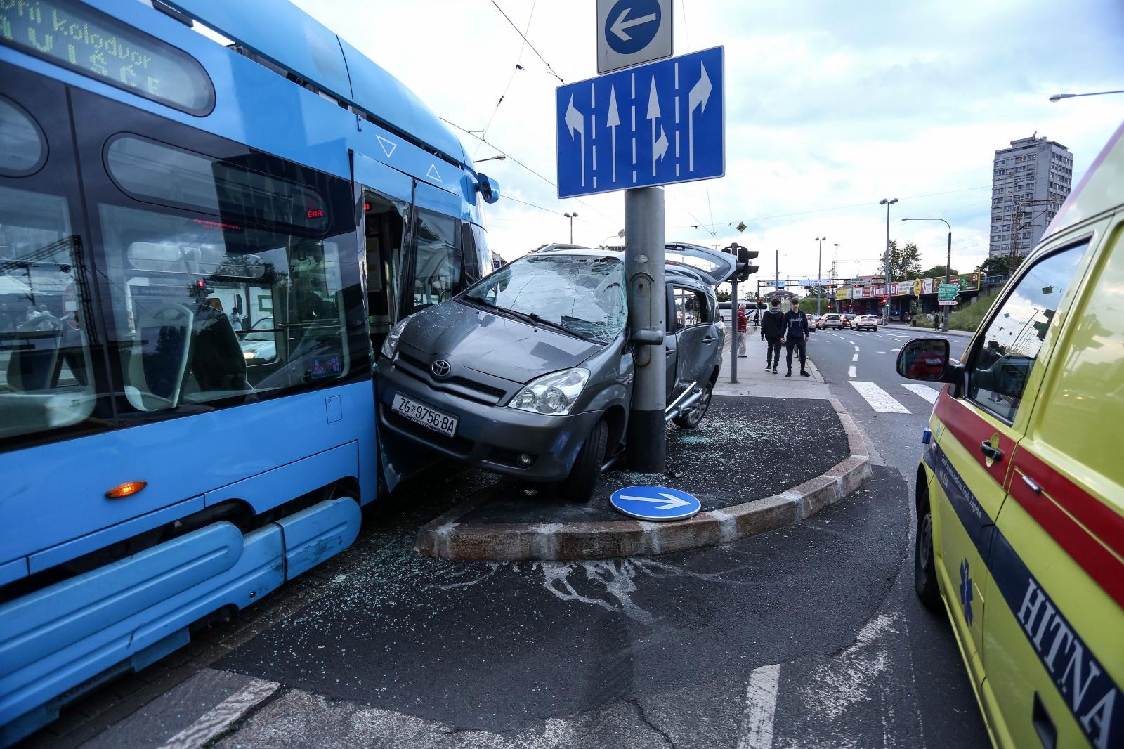 28.05.2019., Zagreb - Sudar tramvaja i osobnog automobila u Branimirovoj ulici gdje je tramvaj prignjecio automobil uz stup.
Photo: Marin Tironi/PIXSELL