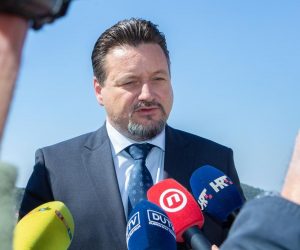 Dubrovnik:  Sastanak ministra Lovra Kuščevića s predstojnicima državne uprave 29.03.2019., Dubrovnik - U hotelu Adria odrzan je zatvoreni sastanak ministra uprave Lovre Kuscevica s predstojnicima drzavne uprave. Photo: Grgo Jelavic/PIXSELL