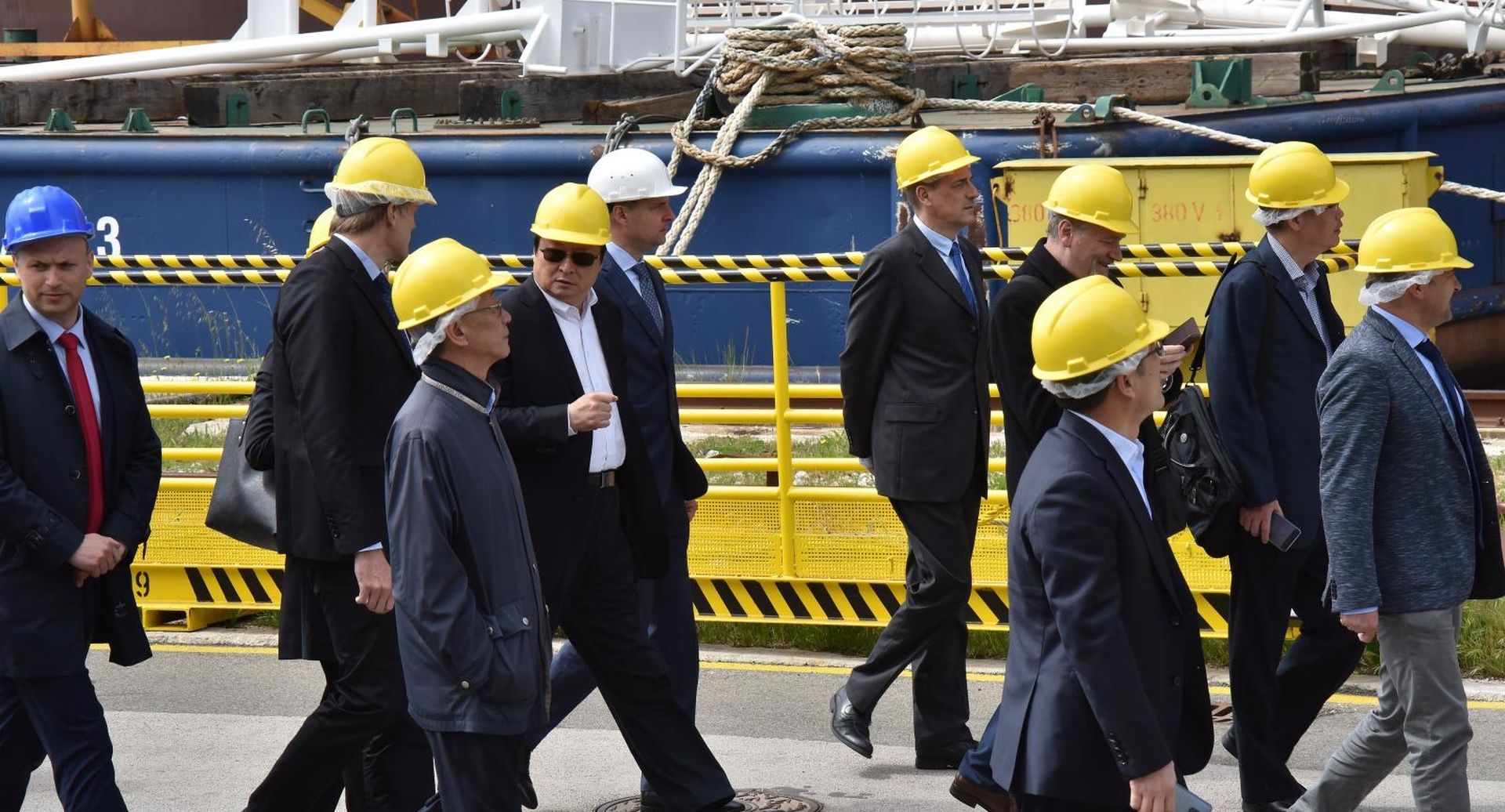30.04.2019., Pula - Nakon sastanka u upravnoj zgradi   predstavnici tvrtke China Shipbuilding Industry Corporationa (CSIC) obisli su  brodogradiliste Uljanik. 
Photo: Dusko Marusic /PIXSELL
