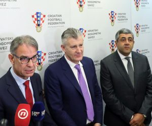 Zagreb, 27.5.2019. -  Ministar turizma Gari Cappelli i glavni tajnik Svjetske turistièke organizacije (UNWTO) Zurab Pololikashvili sastali su se s predsjednikom Hrvatskog nogometnog saveza Davorom ukerom i nakon toga dali izjave za medije. Na fotografiji Gari Cappelli, Davor uker, Zurab Pololikashvili. foto HINA/ Lana SLIVAR DOMINIÆ/ lsd