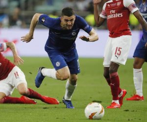 epa07611064 Mateo Kovacic (2-L) of Chelsea in action during the UEFA Europa League final between Chelsea FC and Arsenal FC at the Olympic Stadium in Baku, Azerbaijan, 29 May 2019.  EPA/YURI KOCHETKOV