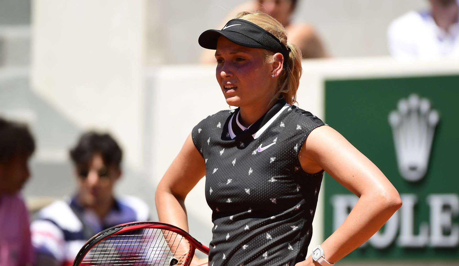 epa07619908 Donna Vekic of Croatia reacts as she plays Johanna Konta of Britain during their women’s round of 16 match during the French Open tennis tournament at Roland Garros in Paris, France, 02 June 2019.  EPA/CAROLINE BLUMBERG