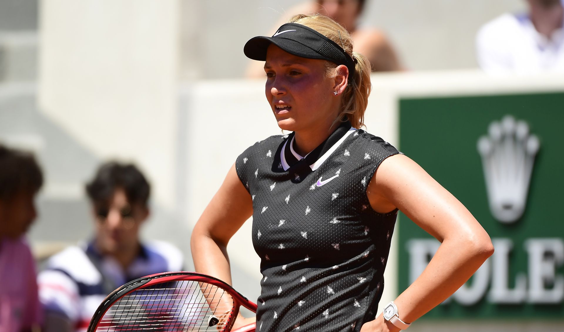 epa07619908 Donna Vekic of Croatia reacts as she plays Johanna Konta of Britain during their women’s round of 16 match during the French Open tennis tournament at Roland Garros in Paris, France, 02 June 2019.  EPA/CAROLINE BLUMBERG