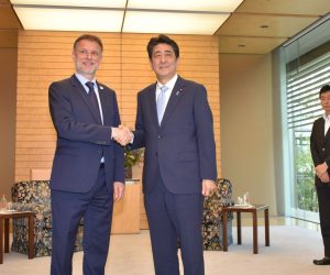 Tokio, 3.6.2019. - Predsjednik Sabora Gordan Jandroković sastao se s japanskim premijerom Shinzom Abeom.
foto HINA/ Hrvatski sabor/ ml