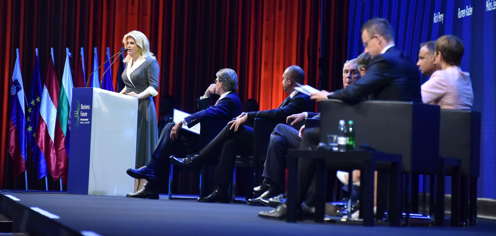 Ljubljana, 05.06.2019 - Panel raspravom o energetici, u srijedu popodne u Ljubljani je zapoèeo poslovni forum koji paralelno prati summit drava sudionica Inicijative triju mora, najveæi meðunarodni dogaðaj u Sloveniji u zadnjih desetak godina, na kojemu sudjeluje vie od esto sudionika iz 40-ak drava, meðu njima i predsjednica Hrvatske Kolinda Grabar Kitaroviæ.foto HINA/ Ured predsjednice/ ik