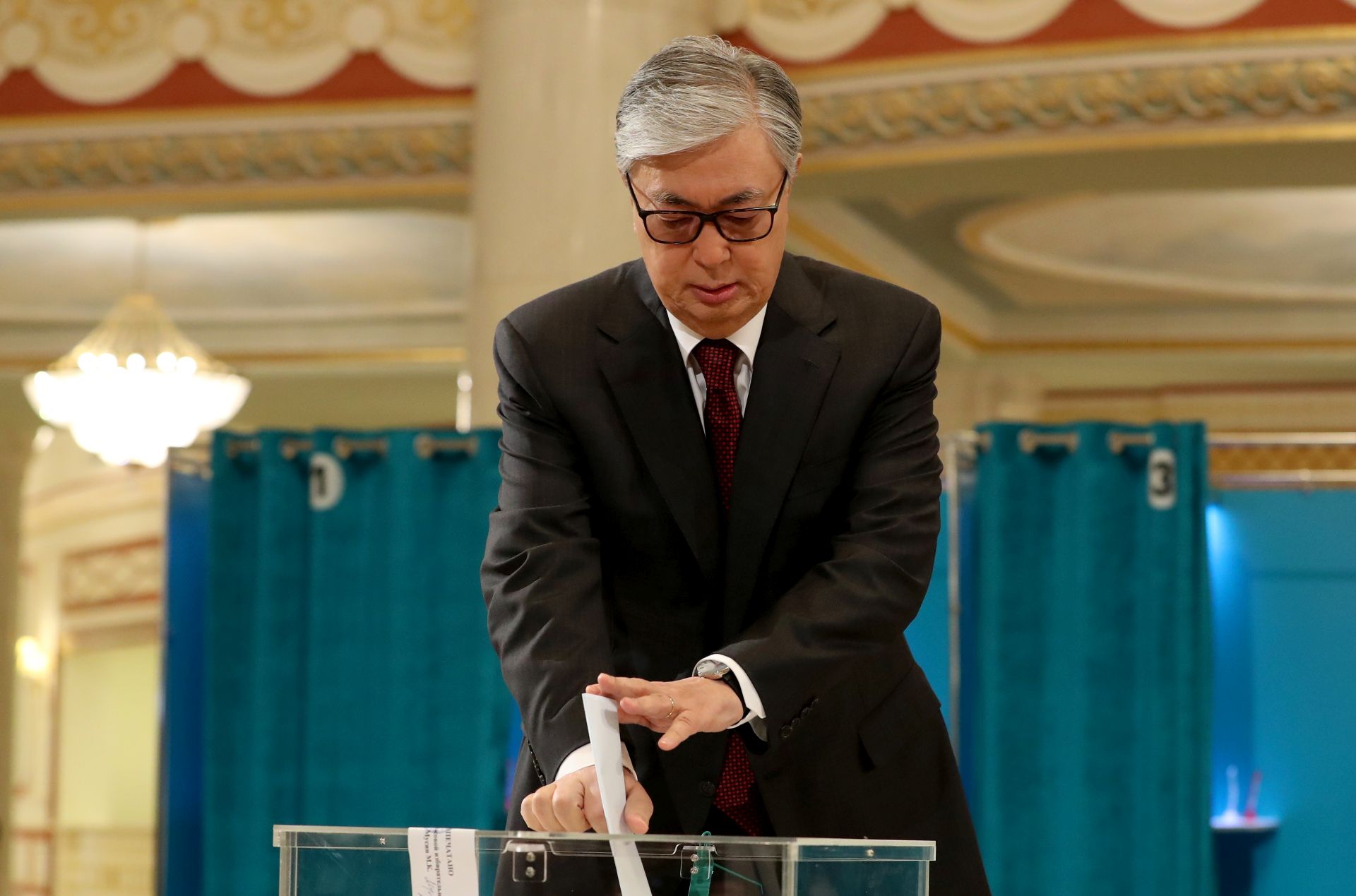 epa07636351 Presidential candidate  Kassym-Jomart Tokayev casts his ballot during the presidential elections in Nur-Sultan, Kazakhstan, 09 June 2019.  EPA/IGOR KOVALENKO