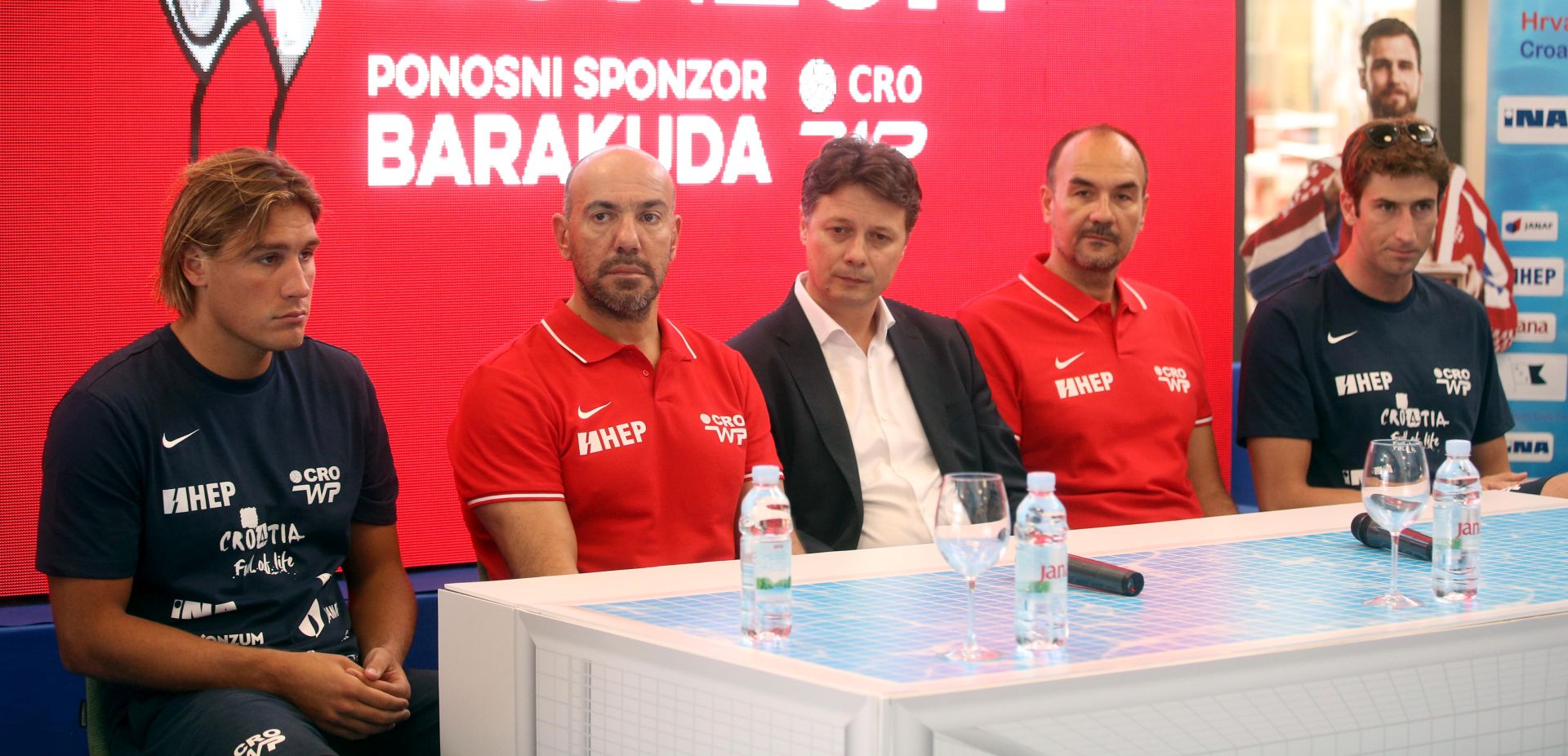 Zagreb, 14.6.2019 - Konferencija za medije Hrvatske vaterpolske reprezentacije uoči odlaska na Super finale Svjetske lige u Beogradu. Na slici Ante Vukičević, Ivica Tucak, Slavko Ledić, Perica Bukić i Maro Joković.
Foto Hina/ Dario GRZELJ/ dag