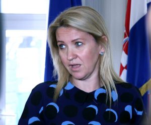 Zagreb, 14.06.2019. - Izjava za medije Natae Novakoviæ (na fotografiji), predsjednice Povjerenstva o sukobu interesa o predmetu nenadlenosti i izuzeæu u predmetu Andrej Plenkoviæ.   foto HINA /Zvonimir KUHTIÆ/ zk