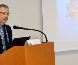 Dubrovnik, 15.06.2019. - Dubrovaèka ekonomska konferencija u svom se 25. izdanju odrava ovog vikenda u dubrovaèkom Hotelu Argentina, a okuplja devedesetak ekonomskih struènjaka iz cijelog svijeta. Na fotografiji Boris Vujèiæ. foto HINA/ Baldo MARUNÈIÆ/ bm