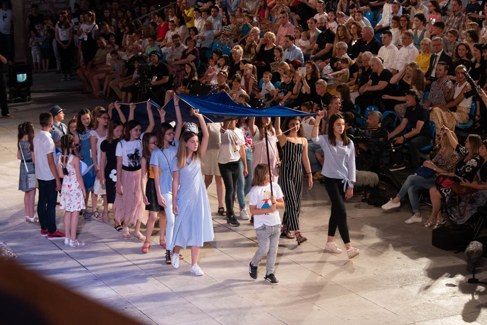 Šibenik, 15.6.2019. - Predstavom "Knjiga o džungli" poljskoga Teatra Baj Pomorski iz Toruna otvoren je 59. Međunarodni dječji festival u Šibeniku. 
foto HINA/ ŠibenikIN/ Paola SABLIĆ/ ml