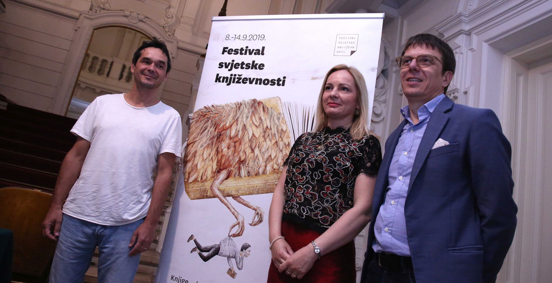 Zagreb, 17.06.2019. - Na konferenciji za medije najavljen je 7. Festival svjetske knjievnosti koji se odrava od 8. do 14. rujna u Zagrebu. Festivalski programi odvijat æe se u Hrvatskom glazbenom zavodu, Studiju Moderne galerije "Josip Raèiæ", Kulturno informativnom centru, Galeriji ira i Atelijeru Metroviæ, a programe su predstavili direktor Festivala Seid Serdareviæ (D), predsjednik Hrvatskog PEN centra Tomislav Bajsiæ (L), predsjednica Hrvatskoga glazbenog zavoda Romana Matanovac Vuèkoviæ (S) i urednik kulture tjednika Express Igor Vikiæ. foto HINA /Zvonimir KUHTIÆ/ zk