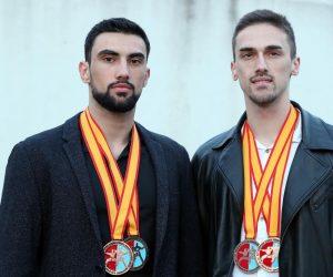 Zagreb: Proslava karatista koji su osvojili medalje na Europskom prvenstvu u karateu 01.04.2019., Zagreb - Proslava broncanih medalja brace Kvesic, Andjela i Ivana, te Ivana Martinca sa europskog prvenstva u karateu u Karate klubu Hercegovina. Andjelo Kvesic, Ivan Kvesic. 
Photo: Goran Stanzl/PIXSELL