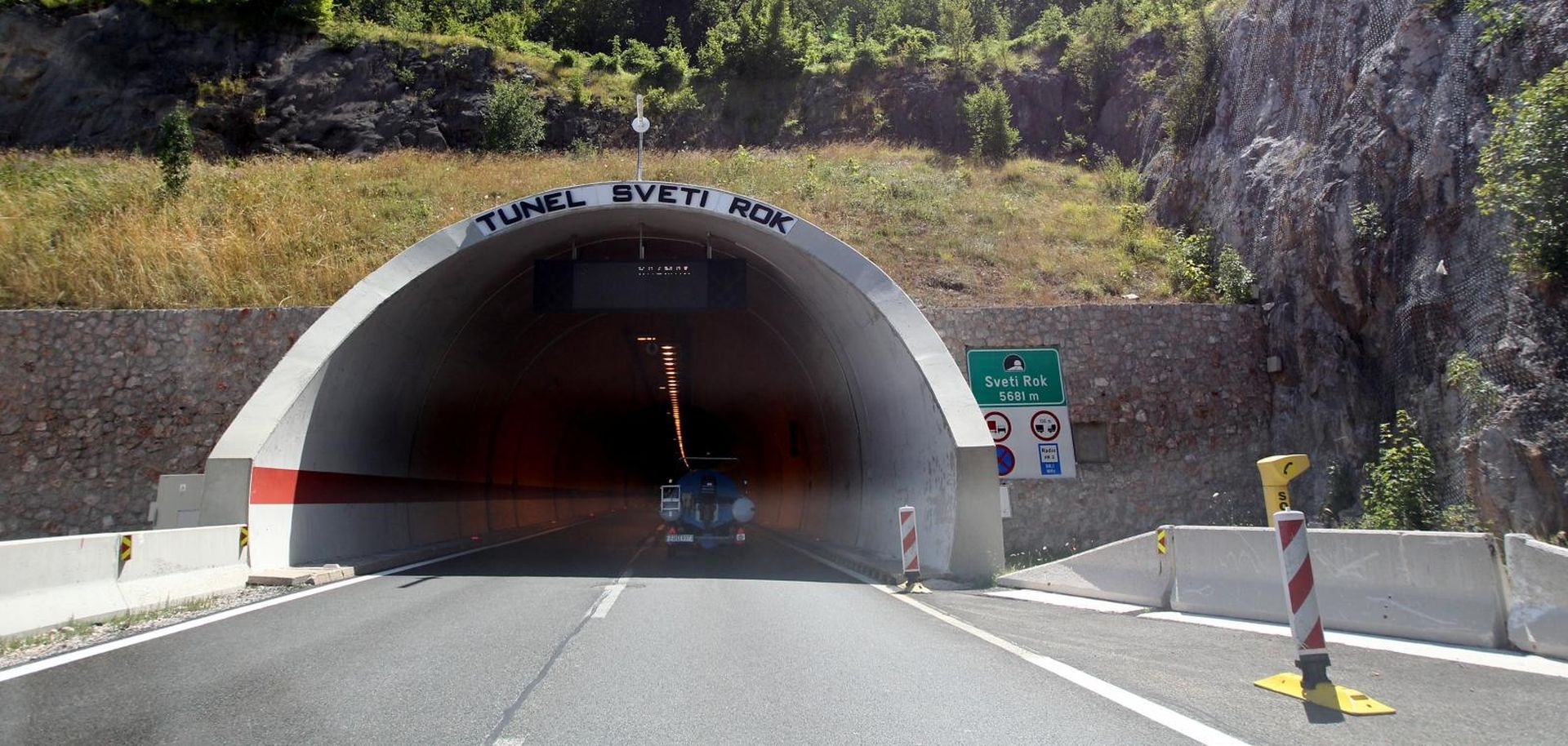 01.08..2013., Zagreb - Reportaza s autoceste A1 Zagreb - Vrgorac. Tunel Sveti Rok.
Photo: Boris Scitar/Vecernji list/PIXSELL