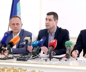 03.06.2019., Zagreb - Zastupnici HDZ-a u Gradskoj skupstini odrzali su u Gradskoj vijecnici konferenciju za medije o predstojecoj sjednici.
Photo: Patrik Macek/PIXSELL