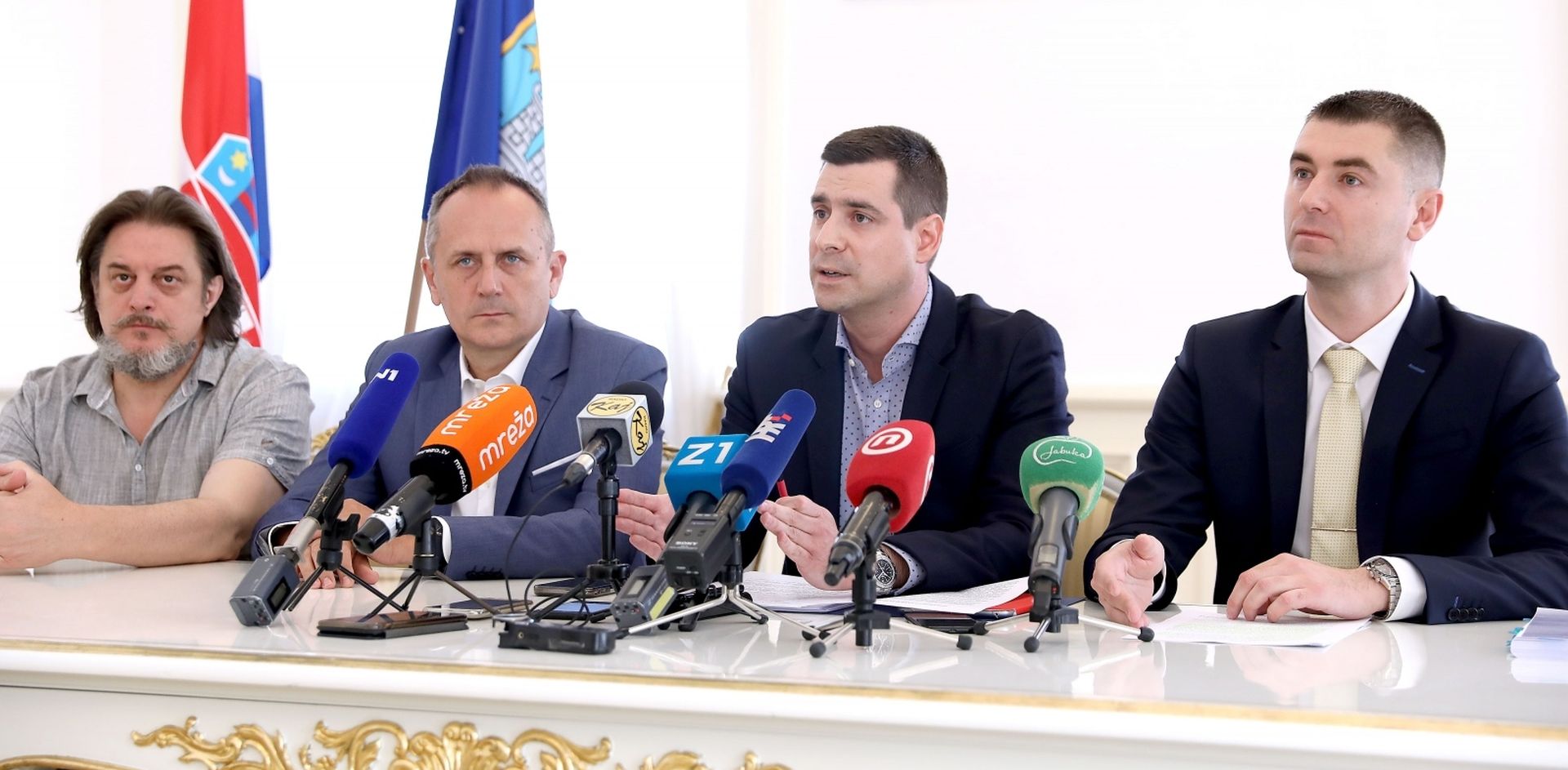 03.06.2019., Zagreb - Zastupnici HDZ-a u Gradskoj skupstini odrzali su u Gradskoj vijecnici konferenciju za medije o predstojecoj sjednici.
Photo: Patrik Macek/PIXSELL