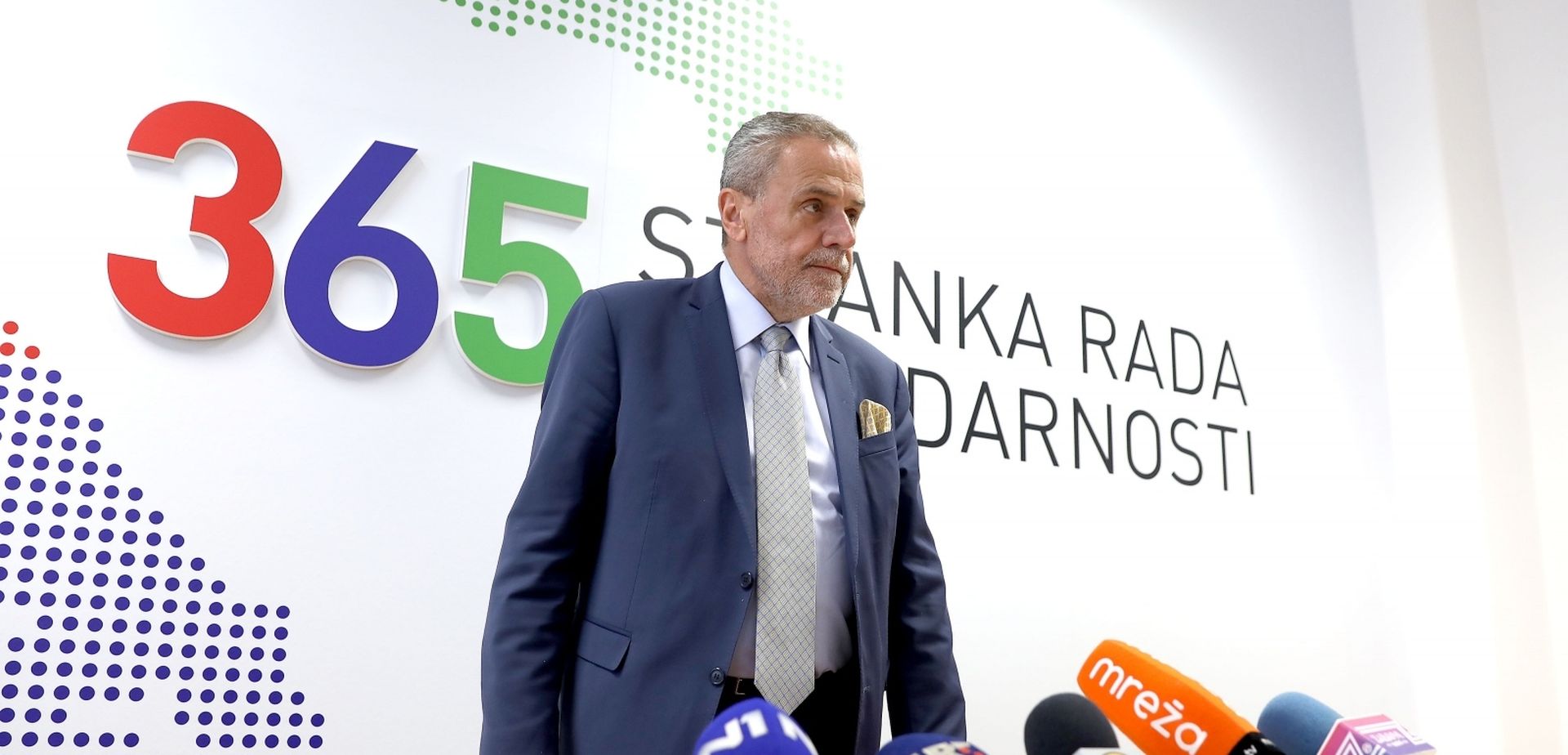 04.06.2019., Zagreb - Stranka rada i solidarnosti odrzala je konferenciju za medije o reformi skolstva na  kojoj su nazocili Marija Puh, Kazimir Varda, jelena Pavicic Vukicevic, Milan Bandic i  Ermina Lekaj Prljaskaj.
Photo: Patrik Macek/PIXSELL