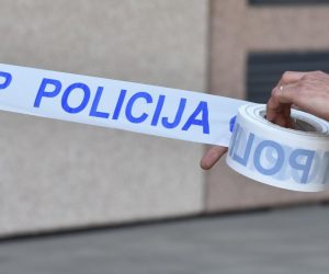 08.05.2018., Sibenik -
Na razvodnoj ploci trgovackog centra u Dalmareu doslo je do pozara koji su vatrogasci brzo stavili pod nadzor.
Photo:  Hrvoje Jelavic/PIXSELL