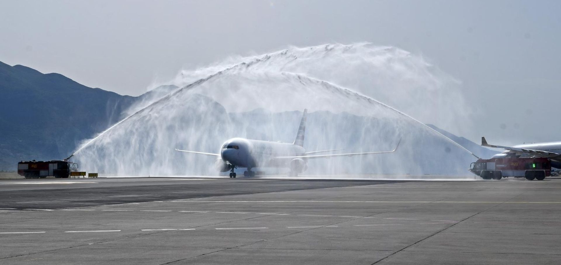 08.06.2019., Zracna luka Dubrovnik, Konavle - U dubrovacku zracnu luku u Cilipima jutros je sletio zrakoplov na letu AA148 American Airlinesa. Prvi je to izravan let izmedju Sjedinjenih Americkih Drzava i Republike Hrvatske, a americki avioprijevoznik vratio se u Dubrovnik nakon gotovo 30 godina. 
Photo: Grgo Jelavic/PIXSELL