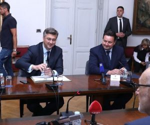 09.06.2017., Zagreb - Odbor za Ustav, Poslovnik i politicki sustav raspravlja o novom ministru uprave Lovri Kuscevicu. Na sjednicu je stigao i premijer Andrej Plenkovic. 
Photo: Patrik Macek/PIXSELL
