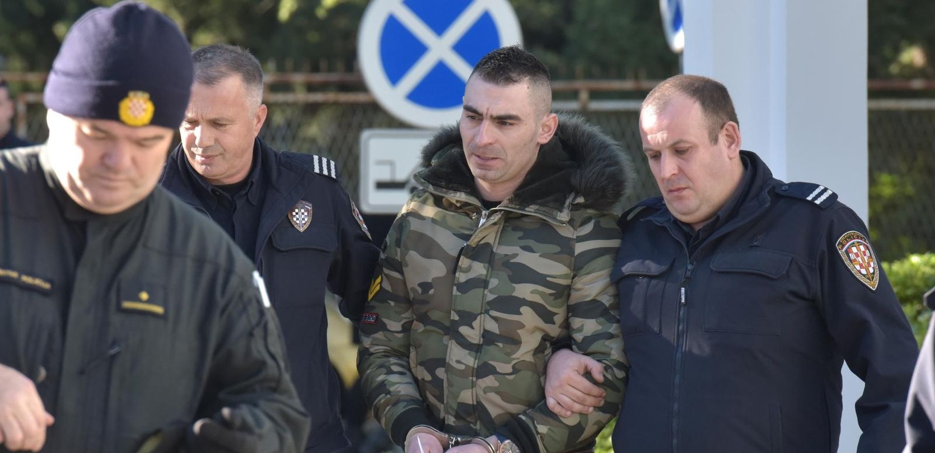 Zadar: Daruvarac za brutalno premlaćivanje djevojke dobio pet godina zatvora 10.01.2019., Zadar -   Darko Kovacevic Daruvarac optuzen je danas na Opcinskom sudu na kaznu zatvora u trajanju od pet godina. 
Photo: Dino Stanin/PIXSELL