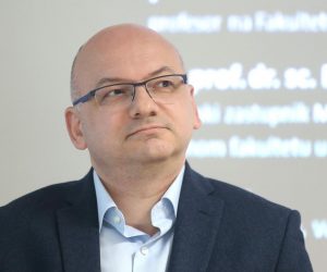 13.03.2018., Zagreb - Veleuciliste VERN. Panel diskusija pod nazivom "Politika i moral" odrzana je u okviru VERN Foruma, a o toj temi diskutirali su saborski zastupnik HDZ-a Ante Babic, profesor na Hrvatskom katolickom sveucilistu Stjepo Bartulica, saborski zastupnik SDP-a Ivo Jelusic, profesor na Fakultetu politickih znanosti Dejan Jovic te profesor na Pravnom fakultetu i saborski zastupnik Mosta Robert Podolnjak. Dejan Jovic.
Photo: Sanjin Strukic/PIXSELL