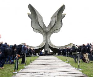 14.04.2019., Jasenovac - Komemoracija u znak sjecanja na zrtve logora Jasenovac u organizaciji Javne ustanove Spomen podrucje Jasenovac i pod pokroviteljstvom Hrvatskog sabora, Kolona sjecanja krenula je od Memorijalnog muzeja Spomen podrucja Jasenovac prema spomeniku Cvijet. Photo: Marko Prpic/PIXSELL