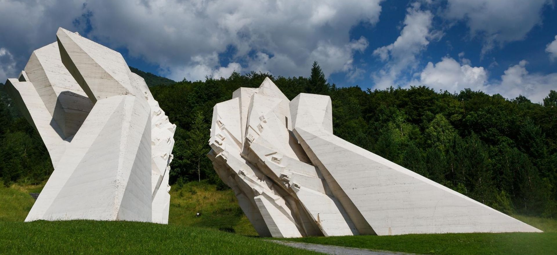06.07.2018., Tjentiste, Bosna i Hercegovina - Nacionalni park Sutjeska danas. Spomenik palim borcima u II. svjetskom ratu u borbama na Sutjesci, ciji se dio za vrijeme jakih kisa odronio te je sad u sanaciji. 
Photo: Tomislav Miletic/PIXSELL