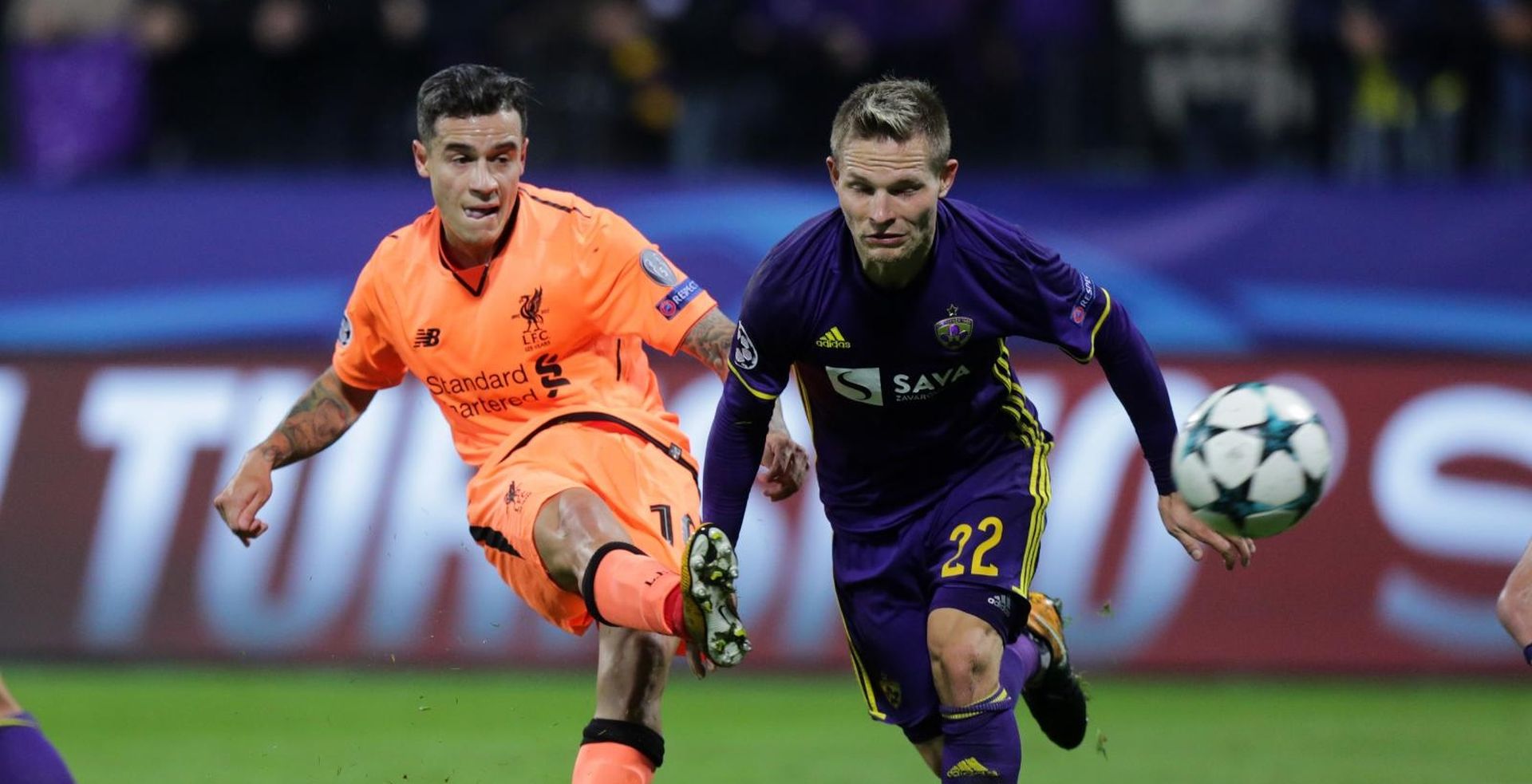 17.10.2017. stadion Ljudski vrt, Maribor, Slovenija - UEFA Liga prvaka, skupina E, 3. kolo, NK Maribor - Liverpool FC. Philippe Coutinho, Martin Milec. 
Photo: Luka Stanzl/PIXSELL